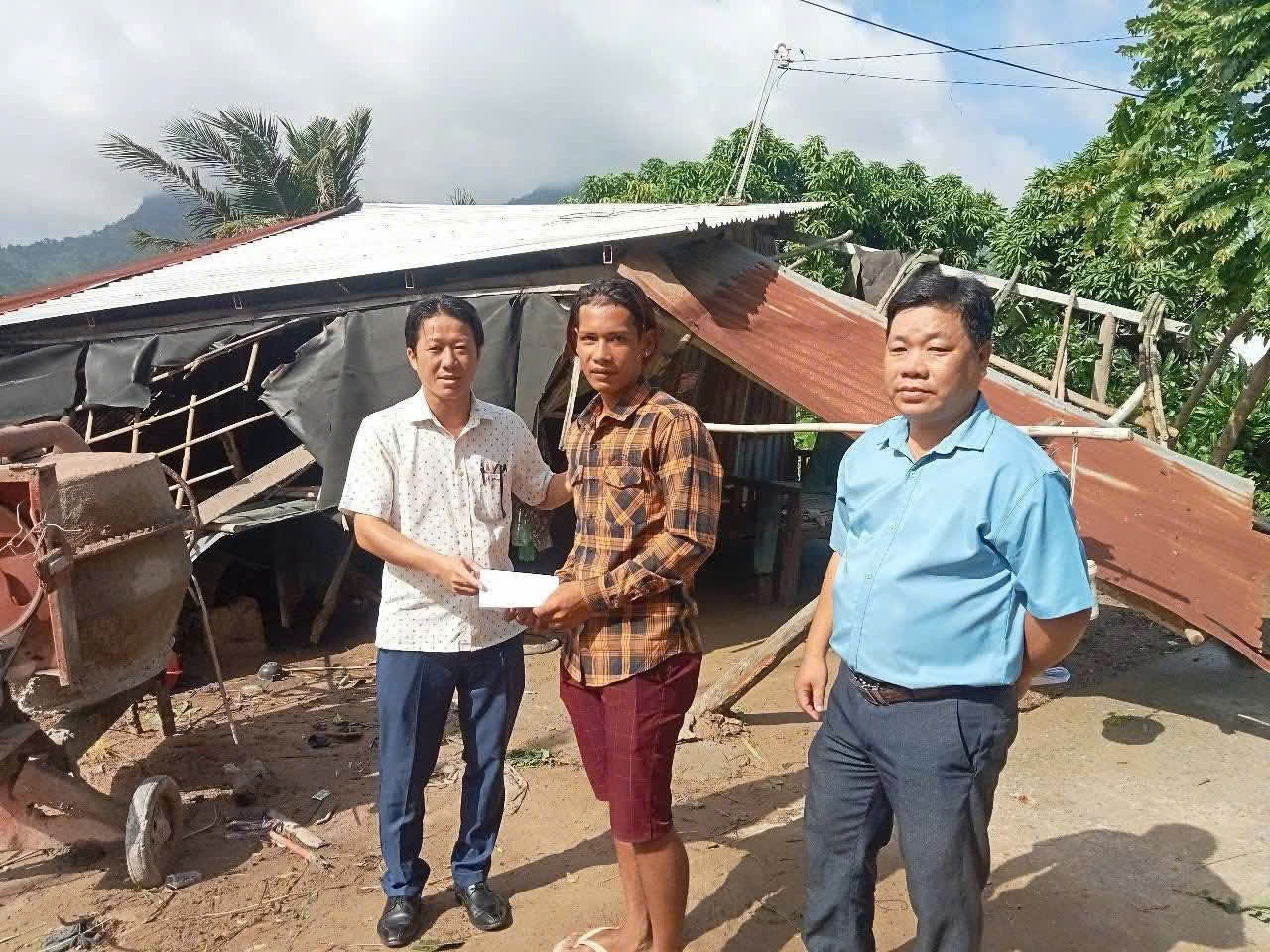 Lốc xóay An Giang gây thiệt hại nặng nề tại xã Ba Chúc sáng 23 - 7 - Ảnh 11.