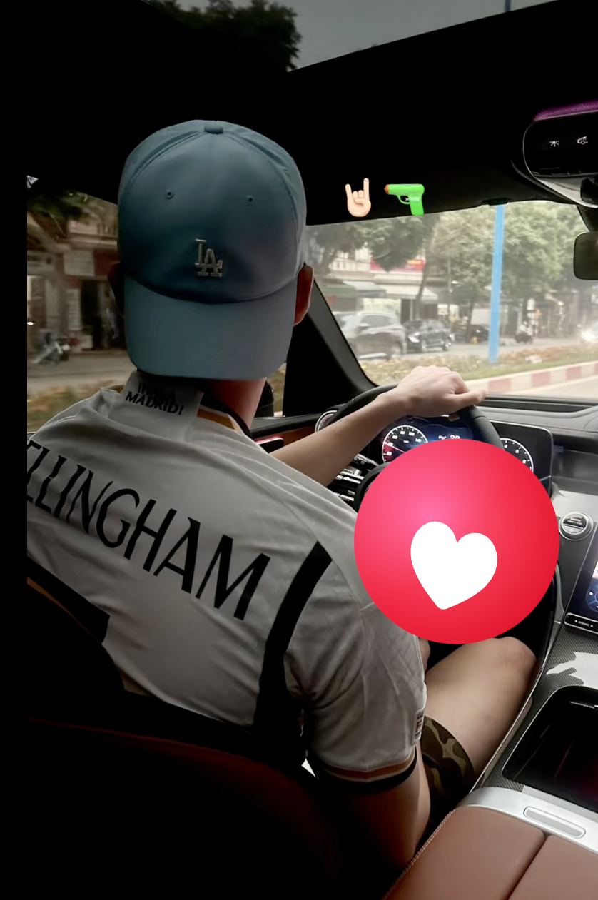 Tiền vệ Hoàng Đức 27 tuổi đã giàu sụ, ở nhà lầu lái xe sang, rộ tin hẹn hò với mẹ đơn thân mới gây sốt- Ảnh 3.