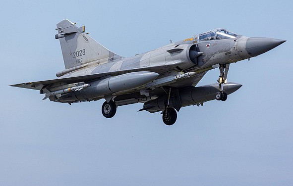 Tiêm kích siêu thanh Mirage 2000 rơi ở Ukraine trong nhiệm vụ bay - Ảnh 1.