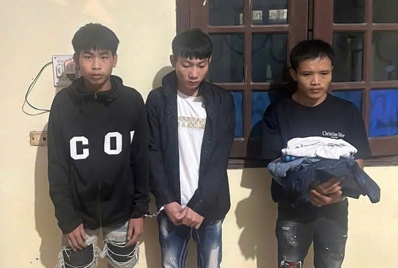 Rùng mình lời khai của 3 kẻ cướp tài sản xâm hại 2 thiếu nữ tại Tam Đảo - Ảnh 1.
