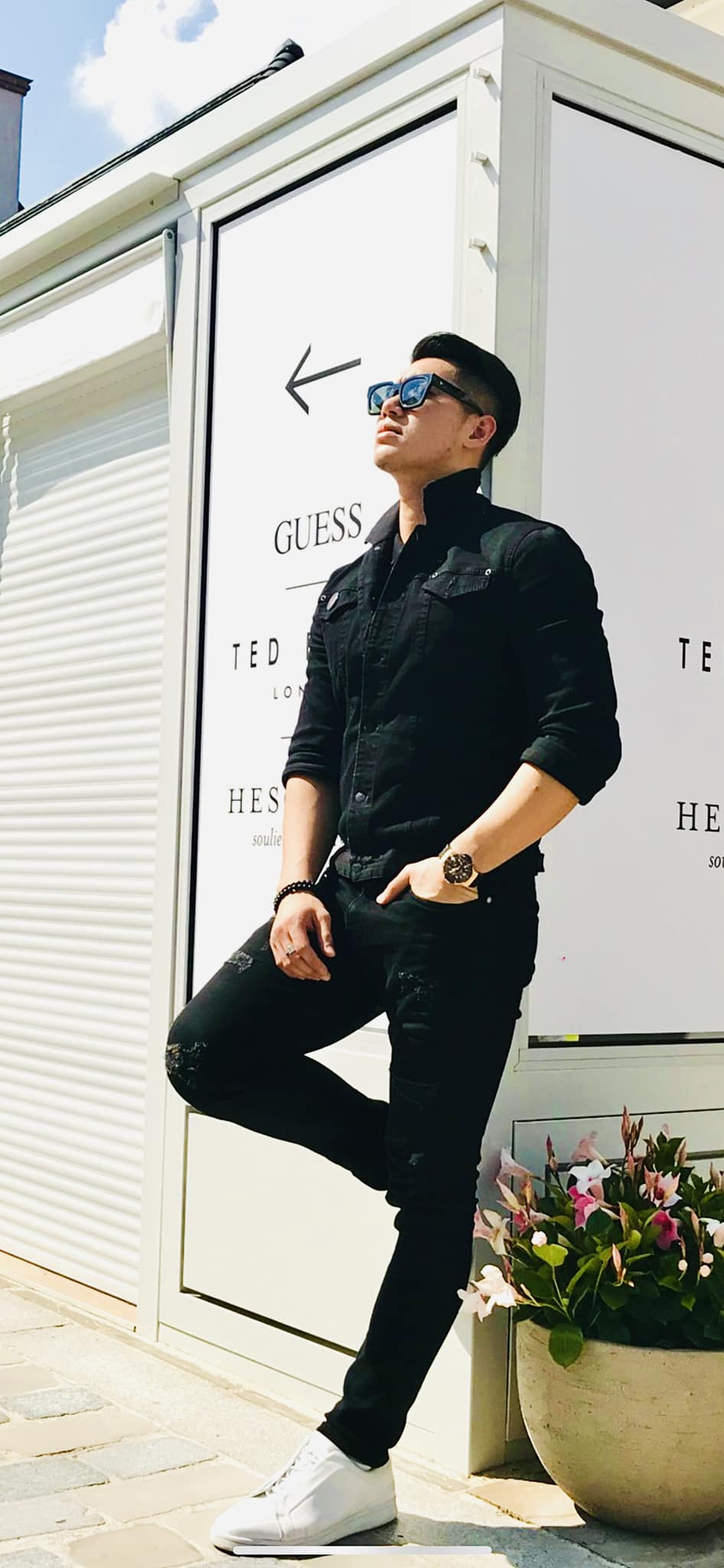 Nam diễn viên bỏ showbiz ra Hà Nội kết hôn với bạn gái hơn 15 tuổi, U40 kín tiếng, niệm Phật hàng ngày - Ảnh 1.