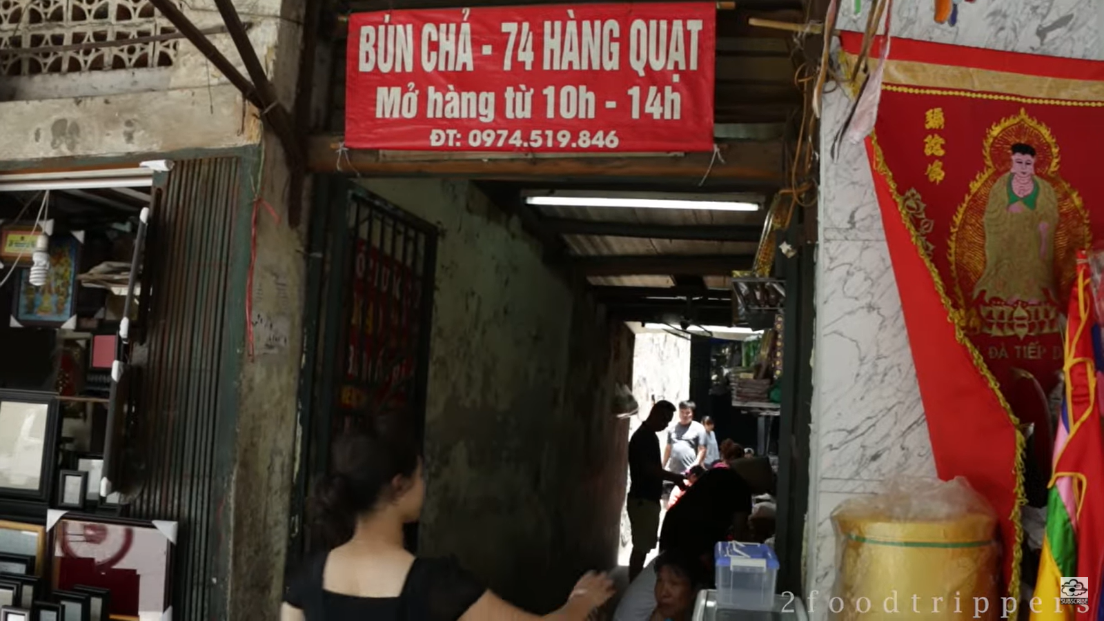 Khách Tây nhận xét: Đây là cửa hàng bún chả ngon nhất ở Hà Nội - Ảnh 1.