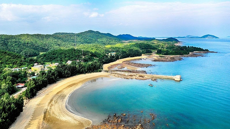 Hòn đảo được ví như "đảo ngọc" ngay miền Bắc, người bản địa nhận xét: Chưa nhiều du khách biết đến - Ảnh 2.