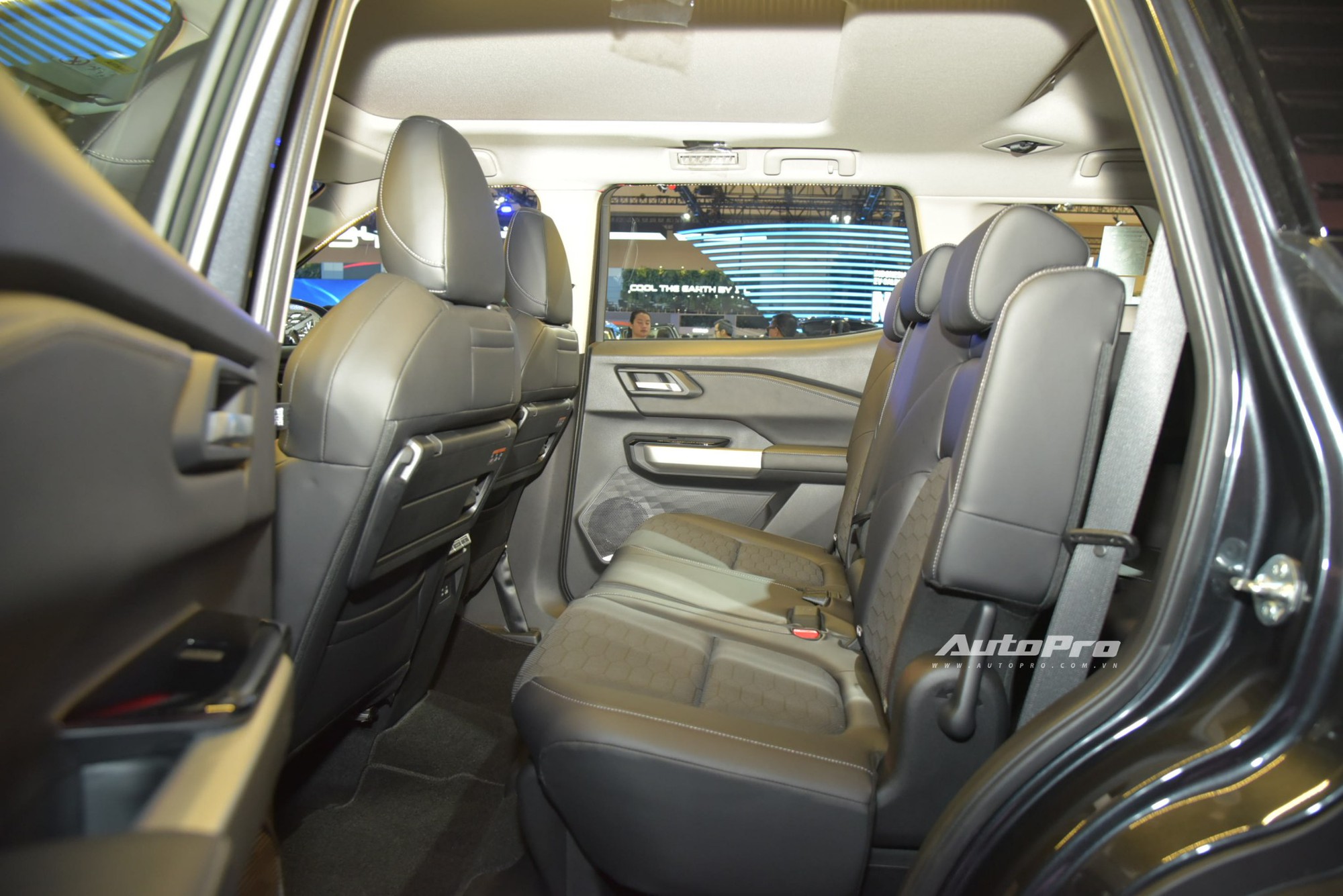 Ngồi thử thực tế 3 hàng ghế Mitsubishi Destinator xem rộng thế nào, tiện nghi ra sao, đi gia đình có thoải mái không- Ảnh 5.