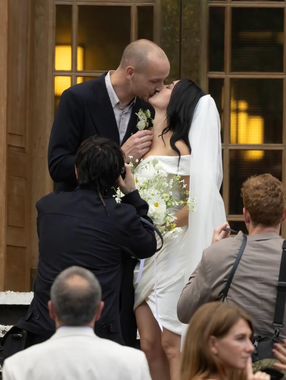 Hành động khó chấp nhận được của người yêu cũ Taylor Swift- Ảnh 3. Hành động khó chấp nhận được của người yêu cũ Taylor Swift- Ảnh 3.