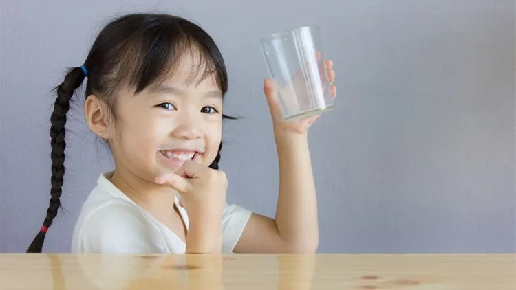 Uống sữa bảo vệ và ngăn ngừa tắc mạch máu nhưng khi uống cần lưu ý 3 điều để bảo vệ dạ dày, giảm cholesterol- Ảnh 4.