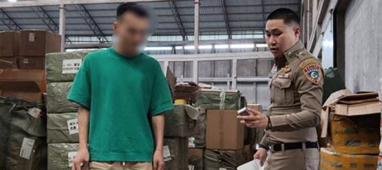 Đột kích và triệt phá kho hàng buôn bán nước hoa nhái trị giá 3,5 tỷ đồng - Ảnh 1.