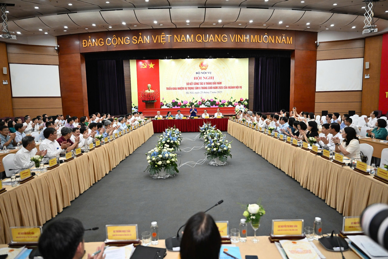 Ngành Nội vụ gánh vác sứ mệnh lịch sử trong cuộc cách mạng tinh gọn bộ máy - Ảnh 2. Ngành Nội vụ gánh vác sứ mệnh lịch sử trong cuộc cách mạng tinh gọn bộ máy - Ảnh 2.