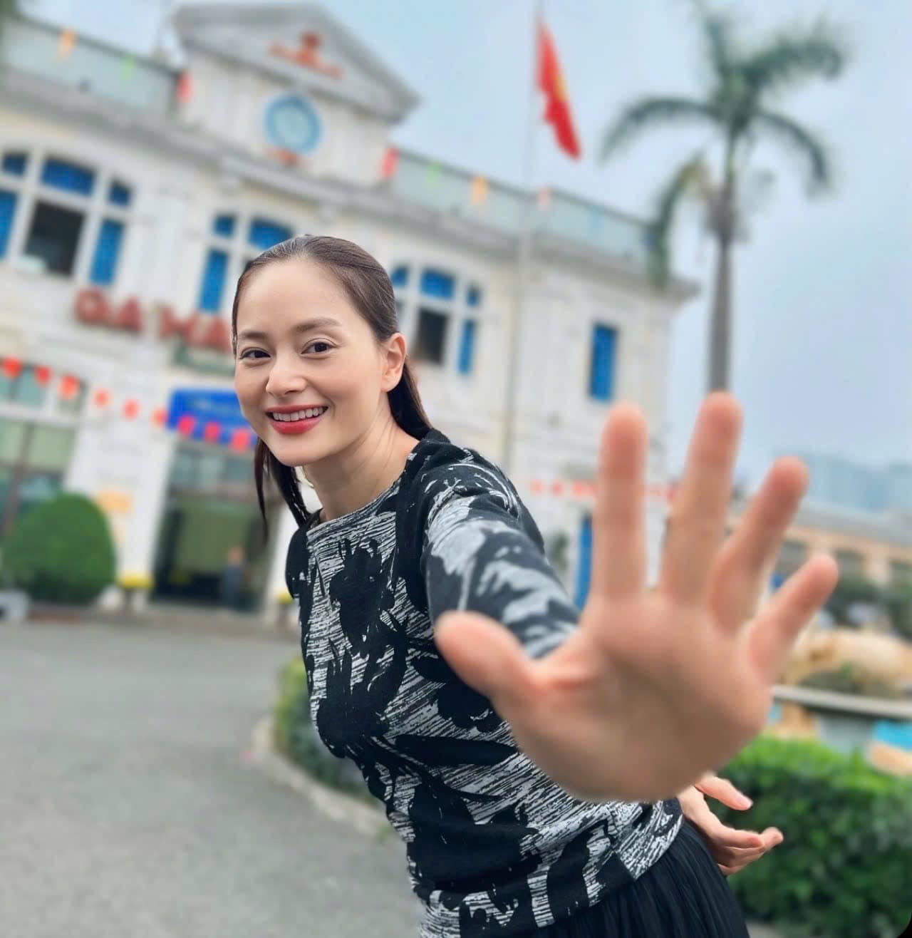 Lan Phương từng để lộ nhiều dấu hiệu bất ổn trước khi làm thủ tục ly hôn đơn phương chồng Tây- Ảnh 10. Lan Phương từng để lộ nhiều dấu hiệu bất ổn trước khi làm thủ tục ly hôn đơn phương chồng Tây- Ảnh 10.