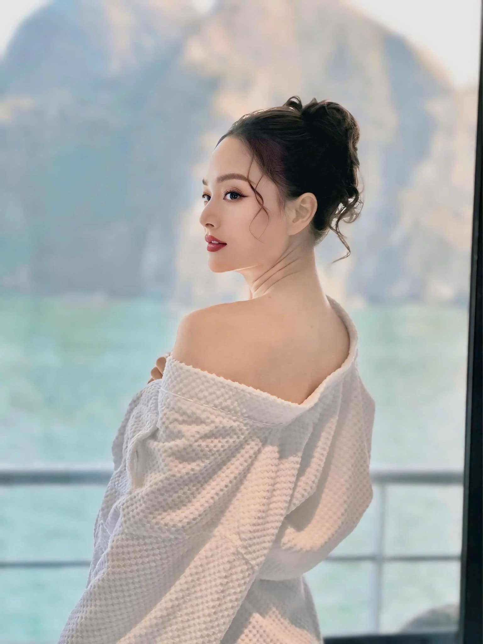 Lan Phương từng để lộ nhiều dấu hiệu bất ổn trước khi làm thủ tục ly hôn đơn phương chồng Tây- Ảnh 9. Lan Phương từng để lộ nhiều dấu hiệu bất ổn trước khi làm thủ tục ly hôn đơn phương chồng Tây- Ảnh 9.