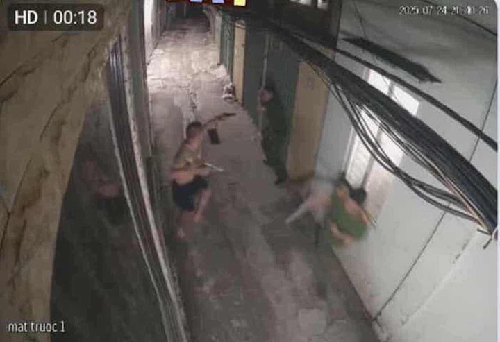 Truy bắt người đàn ông nổ súng tại xã Đại Thanh Hà Nội - Ảnh 1.