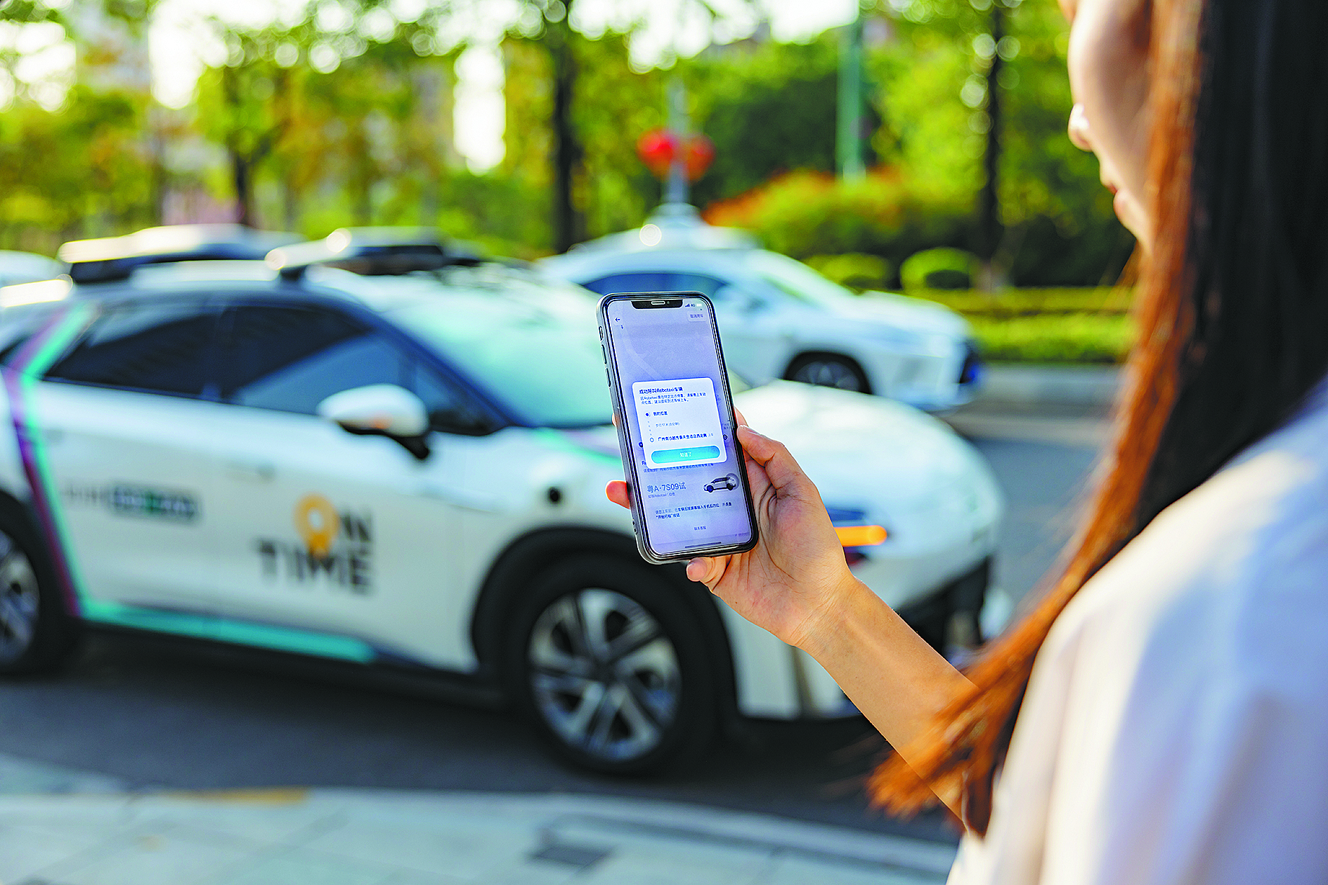 Khách Việt bất ngờ với cảnh tượng trên đường phố Trung Quốc, nhận xét: "Tôi tưởng chỉ có ở tương lai" - Ảnh 8.