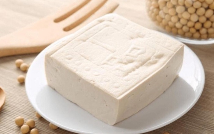 Đi chợ thấy đậu phụ có 4 dấu hiệu như này thì DỪNG MUA luôn, người bán gạ gẫm mấy cũng quay đầu- Ảnh 2.