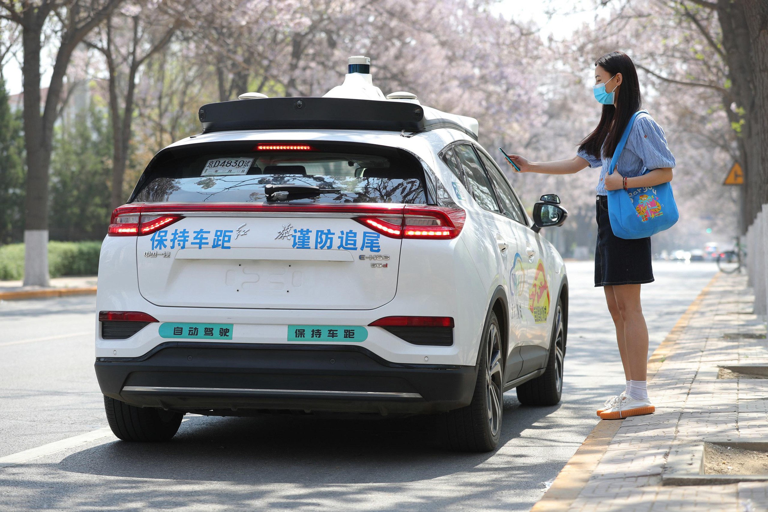 Khách Việt bất ngờ với cảnh tượng trên đường phố Trung Quốc, nhận xét: "Tôi tưởng chỉ có ở tương lai" - Ảnh 7.