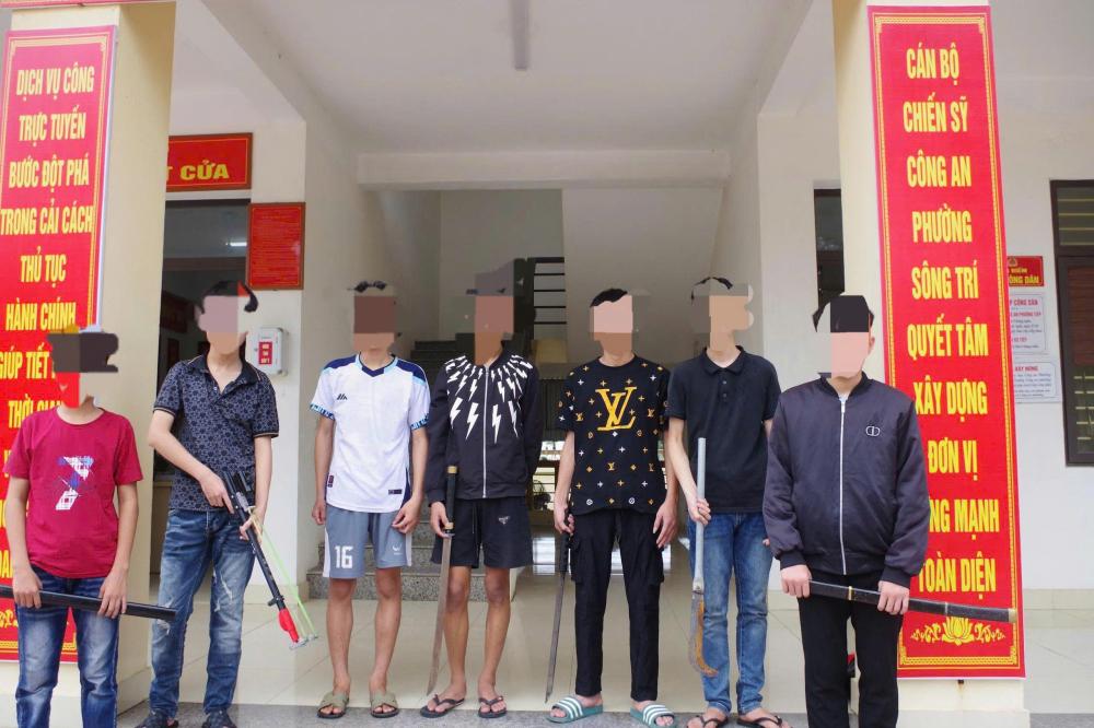 Hẹn giải quyết mâu thuẫn trên mạng xã hội bằng…súng, kiếm- Ảnh 1.