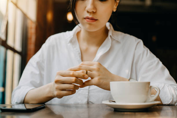 Ly hôn rồi vẫn gánh 600 triệu vì "sai lầm chí mạng", tôi nhận lấy bài học xương máu từ chồng cũ - Ảnh 1. Ly hôn rồi vẫn gánh 600 triệu vì "sai lầm chí mạng", tôi nhận lấy bài học xương máu từ chồng cũ - Ảnh 1.
