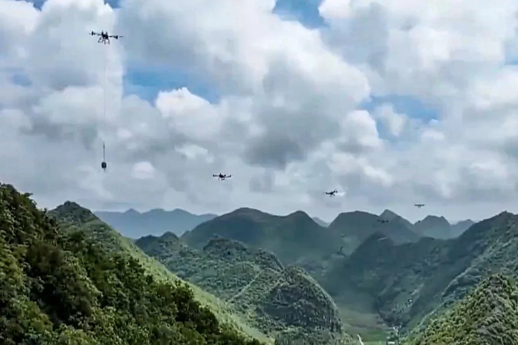 Kỳ Tích Lại Gọi Tên Trung Quốc: Dùng Uav Chuyển 180 Tấn Thép, Bê Tông Lên Núi Ở Độ Cao 1.600 M - Rút Ngắn 10 Lần Thời Gian, 60% Nhân Công Xây Dựng Trạm Điện Mặt Trời Kỳ Tích Lại Gọi Tên Trung Quốc: Dùng Uav Chuyển 180 Tấn Thép, Bê Tông Lên Núi Ở Độ Cao 1.600 M - Rút Ngắn 10 Lần Thời Gian, 60% Nhân Công Xây Dựng Trạm Điện Mặt Trời - Ảnh 1.