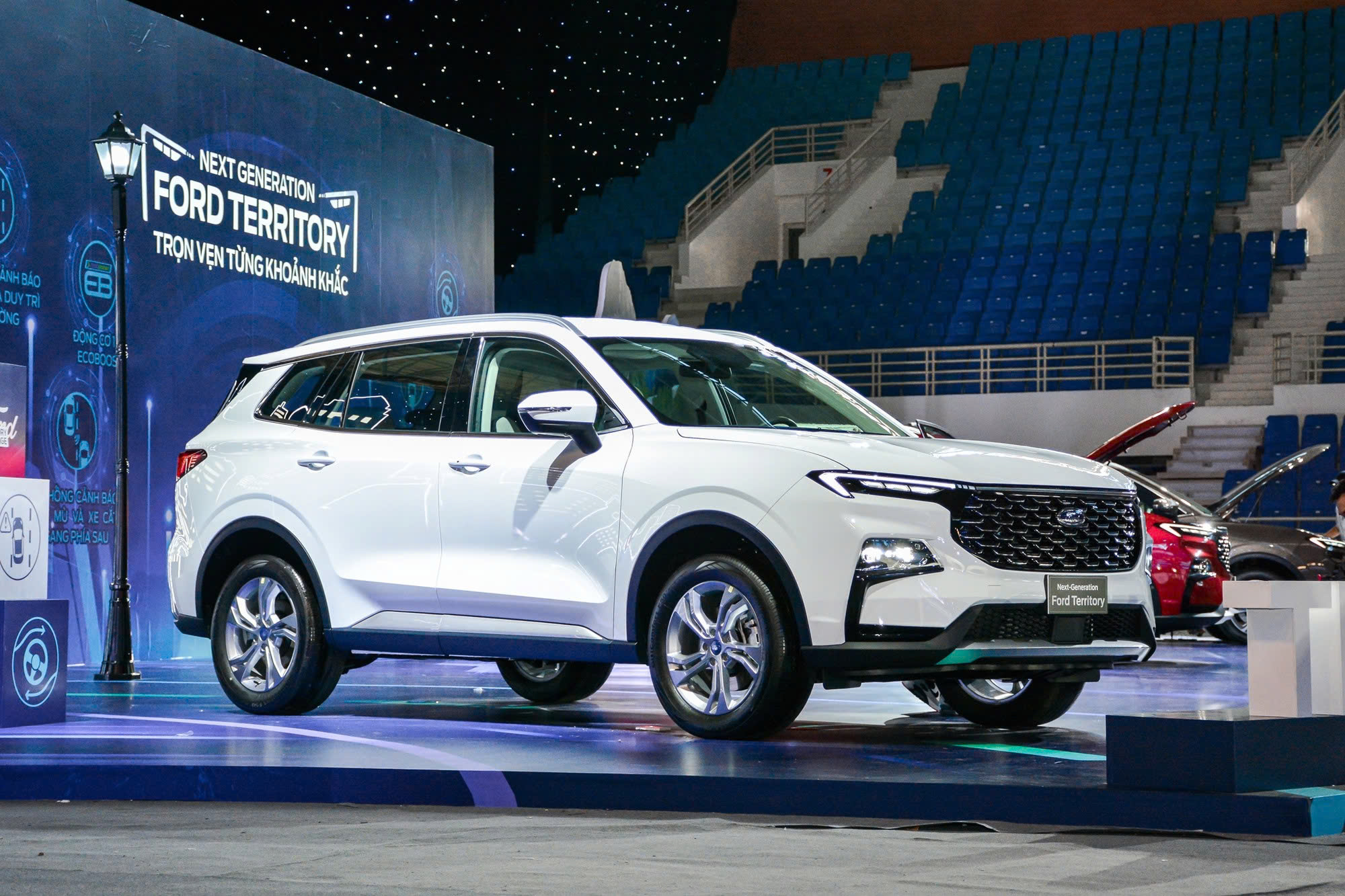 CUV cỡ C tại Việt Nam: Chọn Geely EX5 vừa ra mắt hay 2 mẫu xe xăng ăn khách Mazda CX-5 và Ford Territory?- Ảnh 4.