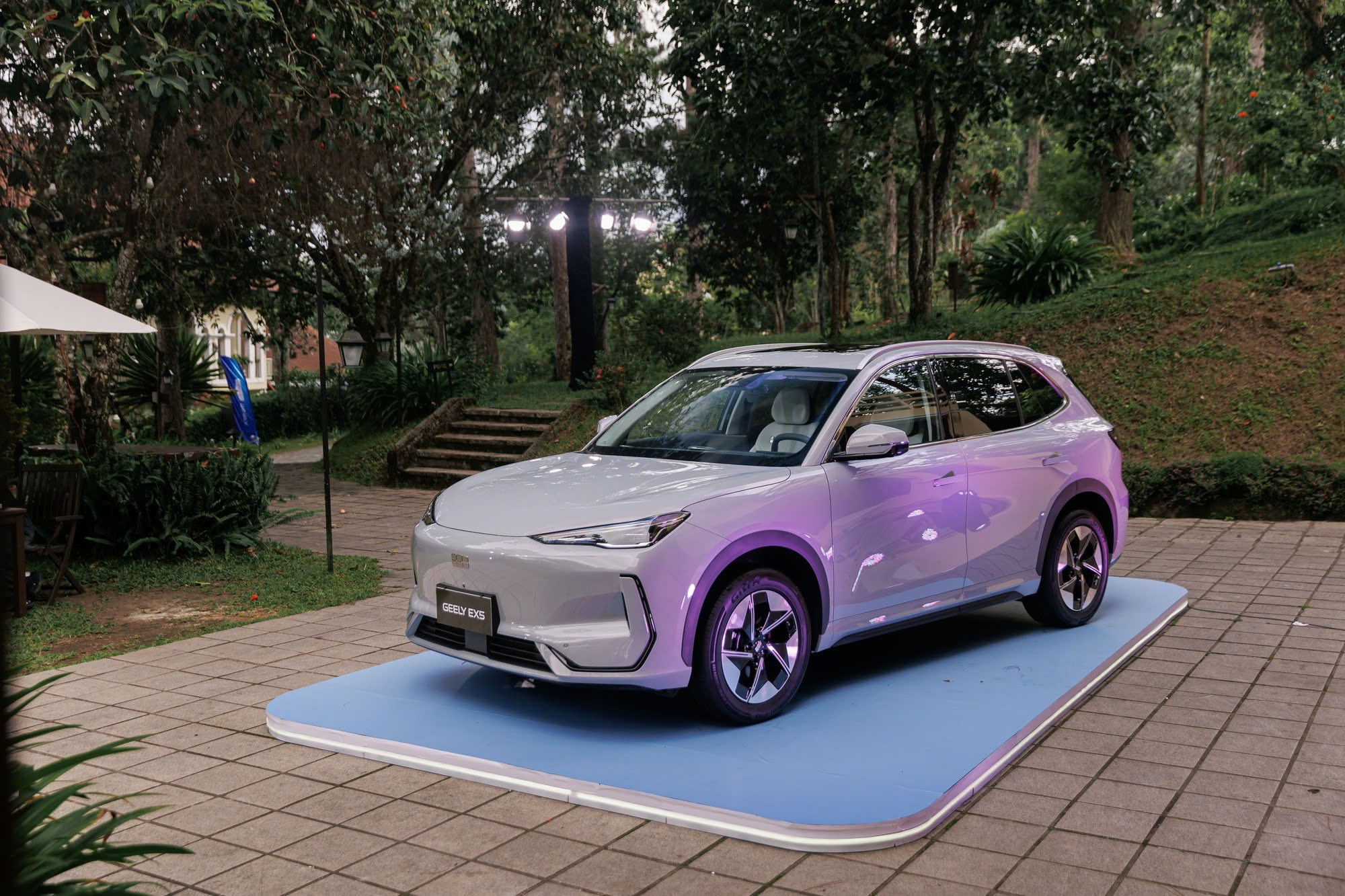 CUV cỡ C tại Việt Nam: Chọn Geely EX5 vừa ra mắt hay 2 mẫu xe xăng ăn khách Mazda CX-5 và Ford Territory?- Ảnh 1.