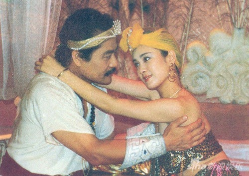 Mỹ nữ sa ngã rúng động showbiz: Bị bắt vì mở tiệc ma túy đá, còn rủ rê em gái và chị họ - Ảnh 3.