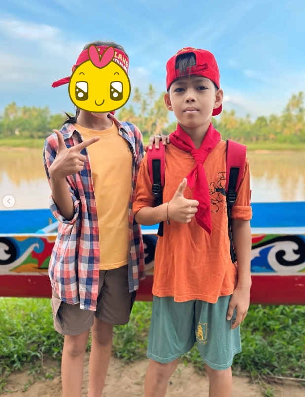 Cậu bé 11 tuổi tiết lộ sự thật về điệu nhảy trên mũi thuyền gây sốt toàn cầu: Cuộc sống hiện tại gây chú ý- Ảnh 4. Cậu bé 11 tuổi tiết lộ sự thật về điệu nhảy trên mũi thuyền gây sốt toàn cầu: Cuộc sống hiện tại gây chú ý- Ảnh 4.