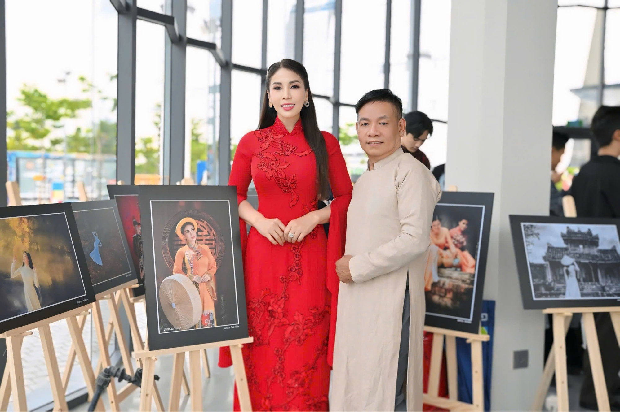 Hình ảnh của Lý Hương được trưng bày tại sự kiện tôn vinh áo dài Việt Nam- Ảnh 5.