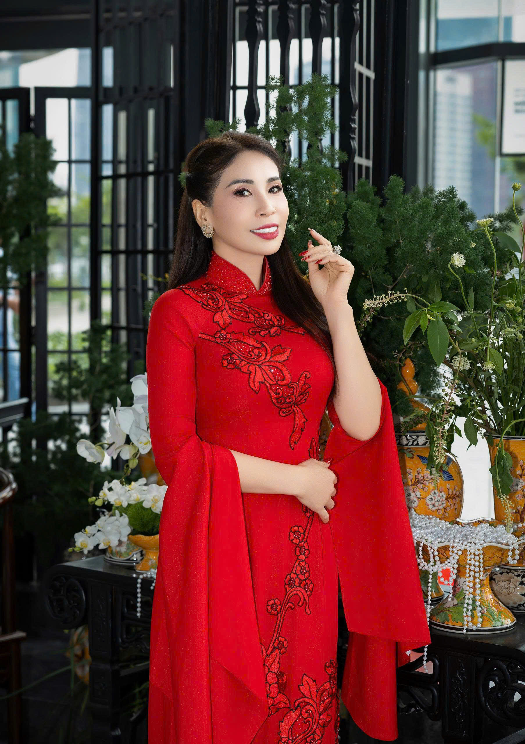 Hình ảnh của Lý Hương được trưng bày tại sự kiện tôn vinh áo dài Việt Nam- Ảnh 8.