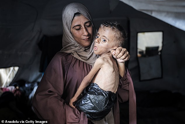 Bức ảnh gây sốc về trẻ em Gaza: Thảm kịch nhân đạo khiến thế giới bàng hoàng - Ảnh 1.