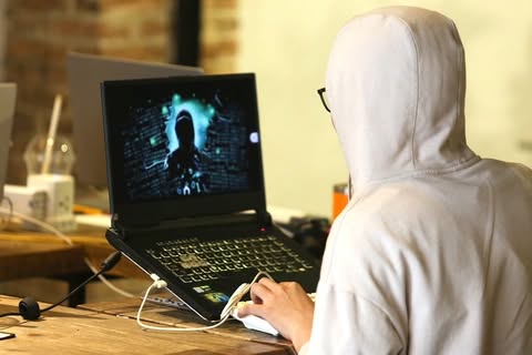 Giải mã chiêu trò bắt cóc online khiến nhiều người trẻ sập bẫy - Ảnh 1. Giải mã chiêu trò bắt cóc online khiến nhiều người trẻ sập bẫy - Ảnh 1.