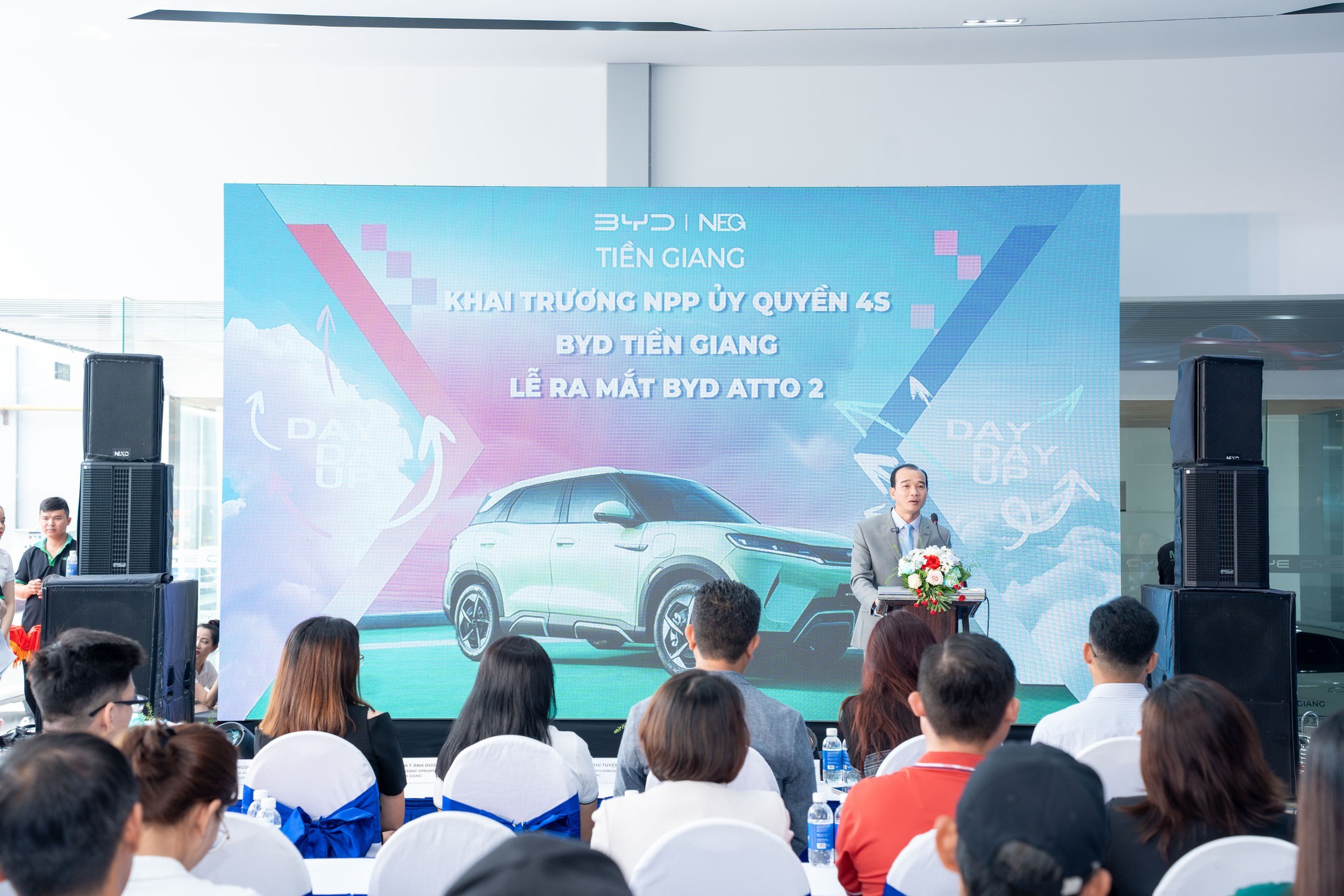 "Phá đảo" 1.800 km bằng một lần đổ xăng, sạc điện, BYD tiếp tục mang SUV điện Atto 2 tiến vào miền Tây - Ảnh 1. "Phá đảo" 1.800 km bằng một lần đổ xăng, sạc điện, BYD tiếp tục mang SUV điện Atto 2 tiến vào miền Tây - Ảnh 1.