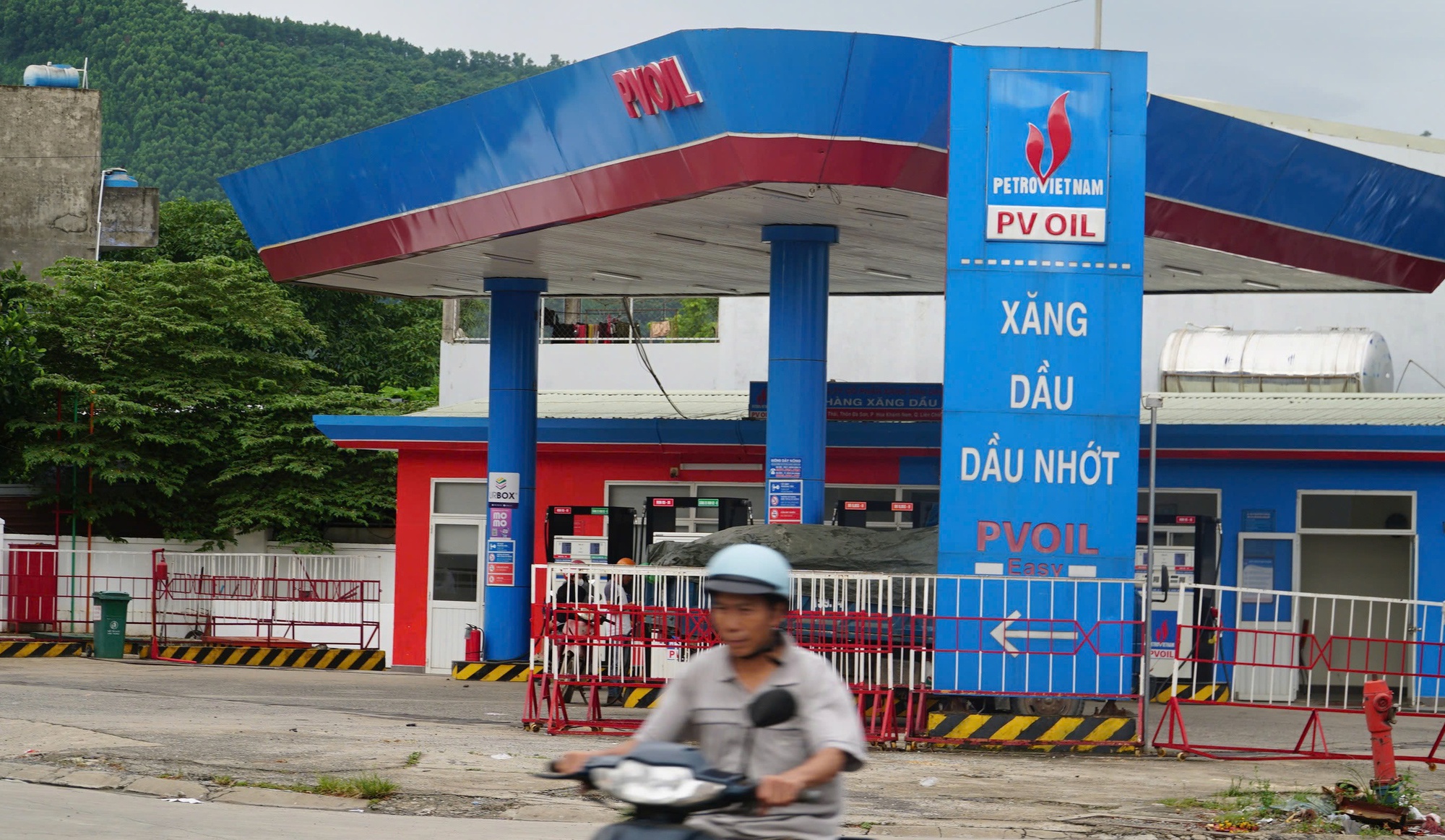 Đà Nẵng: Từ chối thanh toán chuyển khoản, nhân viên cây xăng bị công ty chấn chỉnh- Ảnh 1. Đà Nẵng: Từ chối thanh toán chuyển khoản, nhân viên cây xăng bị công ty chấn chỉnh- Ảnh 1.