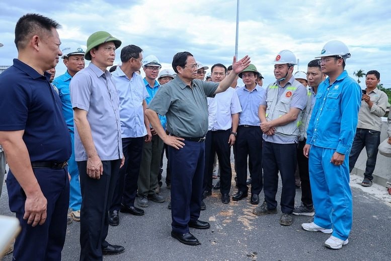 102 mũi thi công, 450 thiết bị, gần 1.300 kỹ sư, công nhân, quyết tâm hoàn thành dự án 10.000 tỷ theo mục tiêu Thủ tướng giao - Ảnh 1.
