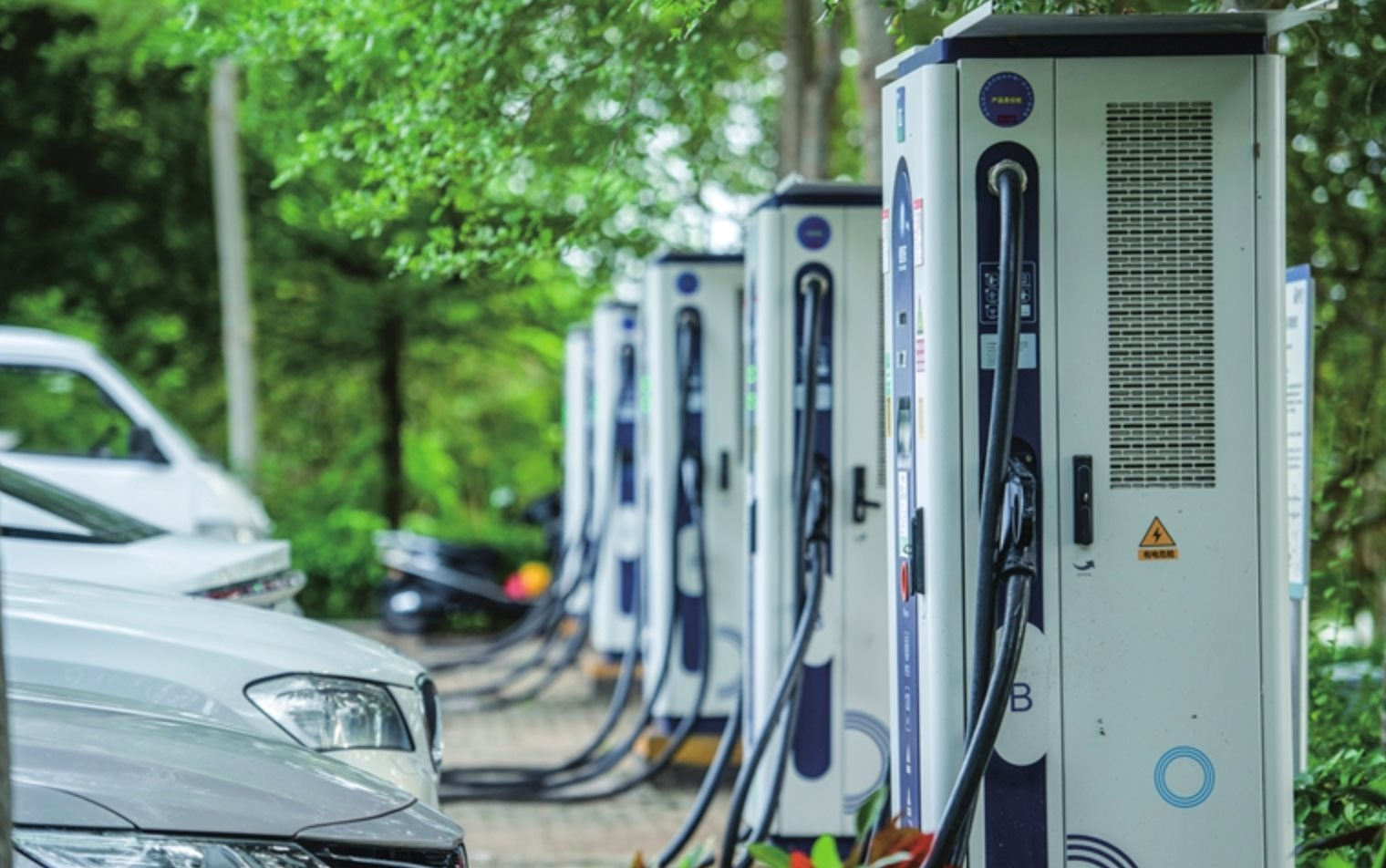 Quốc gia ch&acirc;u &Aacute; l&agrave; 'vua trạm sạc xe điện': Nhiều gấp 9 lần Mỹ, ch&ecirc;nh lệch h&agrave;ng chục lần so với ch&acirc;u &Acirc;u, mạng lưới sạc si&ecirc;u nhanh g&acirc;y 'sốc' - Ảnh 3.