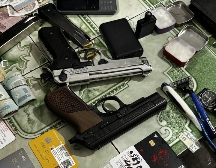 Trần Hải Quỳnh bị bắt giữ vì chống người thi hành công vụ tại cửa khẩu Lao Bảo - Ảnh 2.