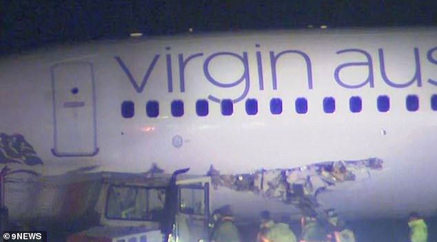 Máy bay Boeing 737 của Virgin Australia bị hư hại nghiêm trọng tại sân bay Melbourne - Ảnh 2.
