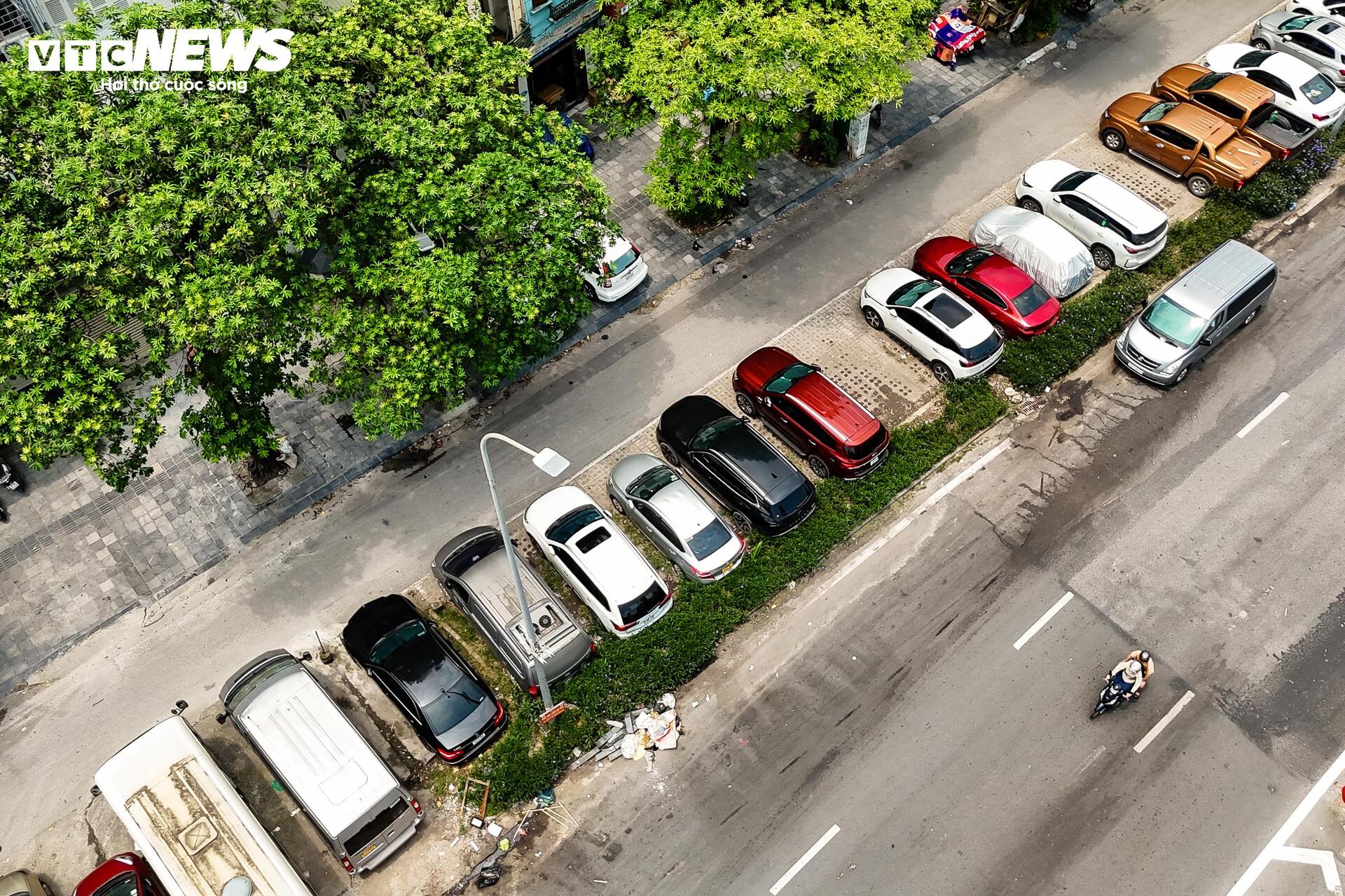 Hiện trạng 4 vị trí bãi đỗ và trạm sạc xe điện tại Hà Nội - Ảnh 13.