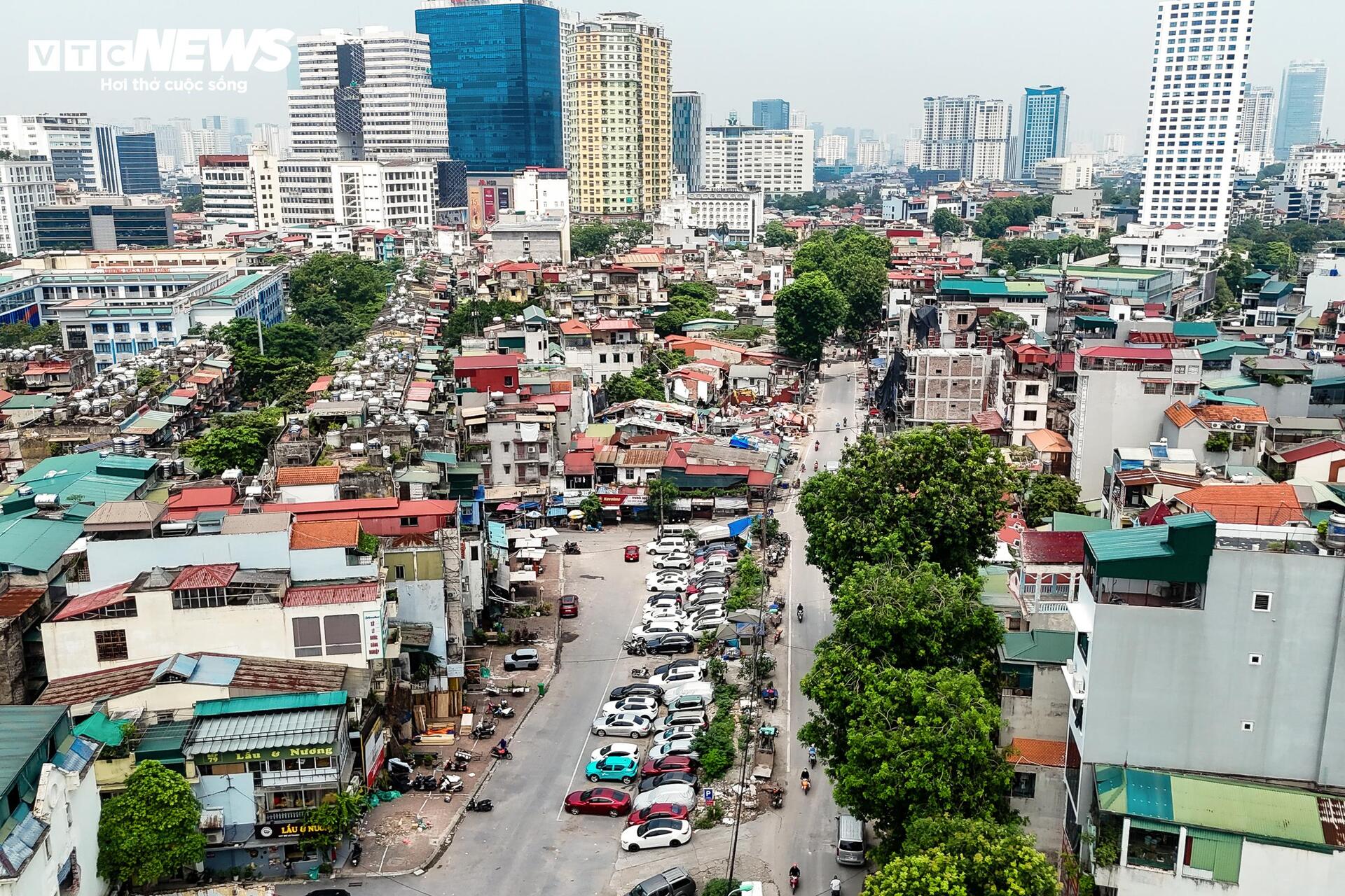 Hiện trạng 4 vị trí bãi đỗ và trạm sạc xe điện tại Hà Nội - Ảnh 6.