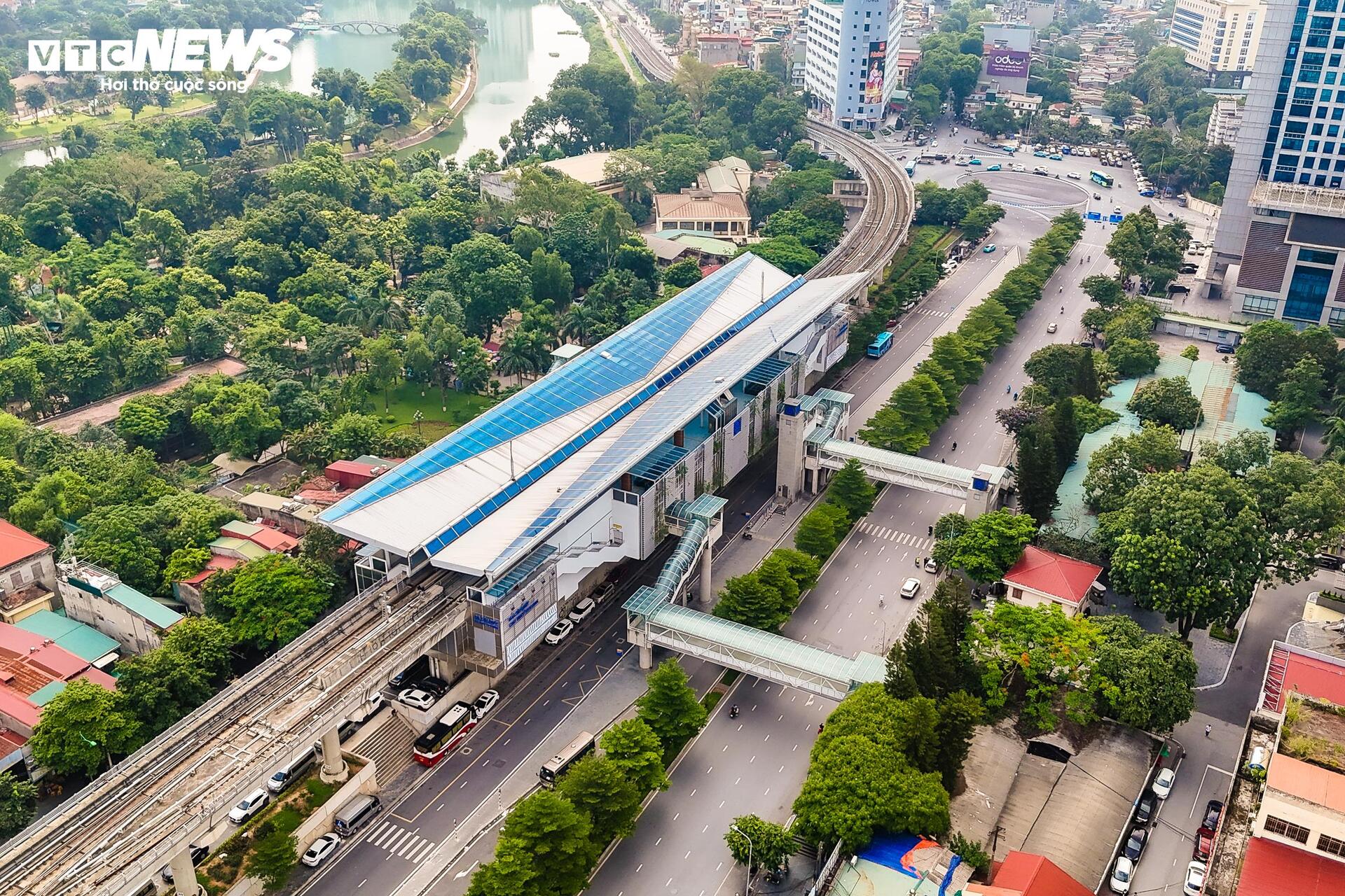 Hiện trạng 4 vị trí bãi đỗ và trạm sạc xe điện tại Hà Nội - Ảnh 3.