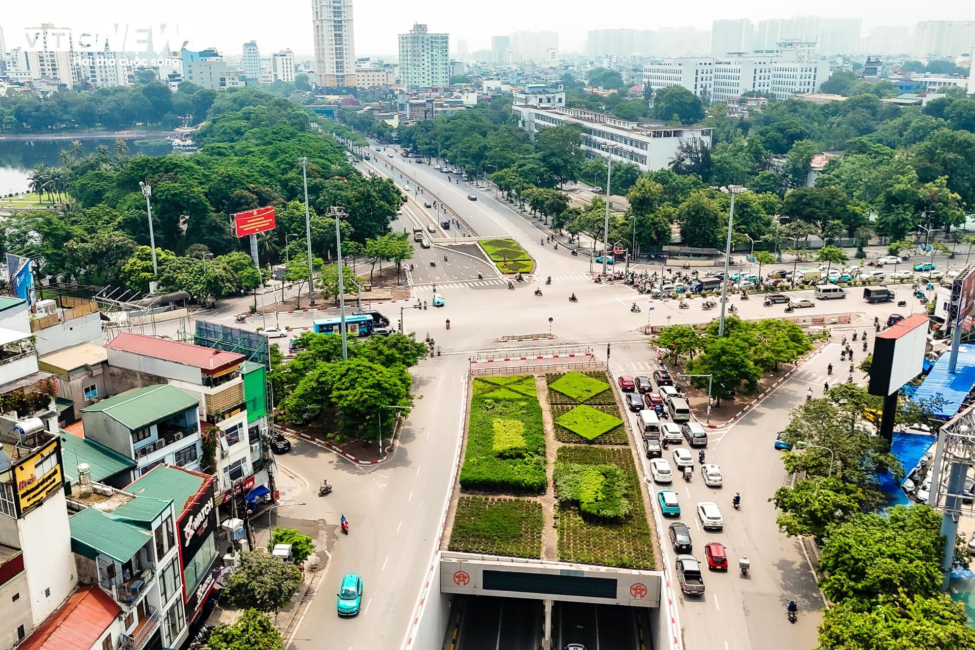 Hiện trạng 4 vị trí bãi đỗ và trạm sạc xe điện tại Hà Nội - Ảnh 9.