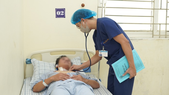 Bị kiến cắn, người đàn ông sốc phản vệ nặng- Ảnh 1.