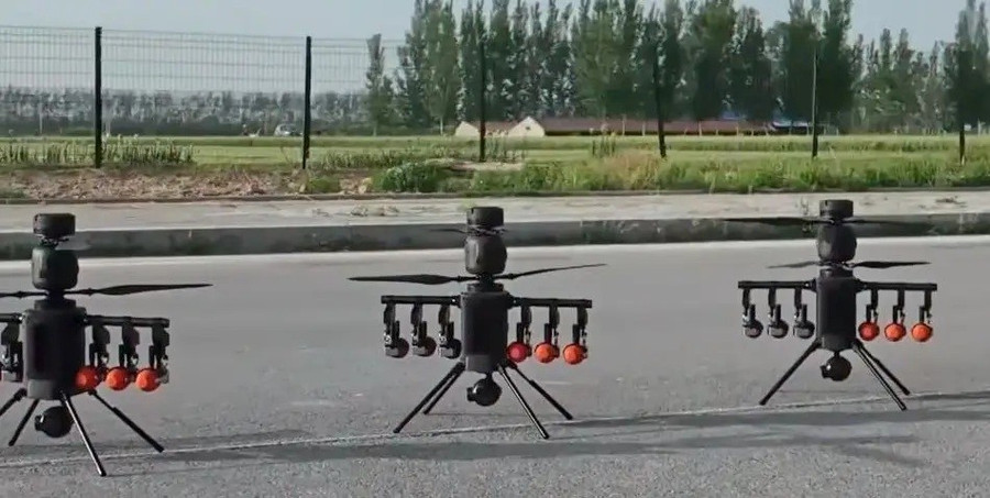 Bầy UAV Black Bee thể hiện sức mạnh tối tân trong tác chiến hiện đại - Ảnh 2.