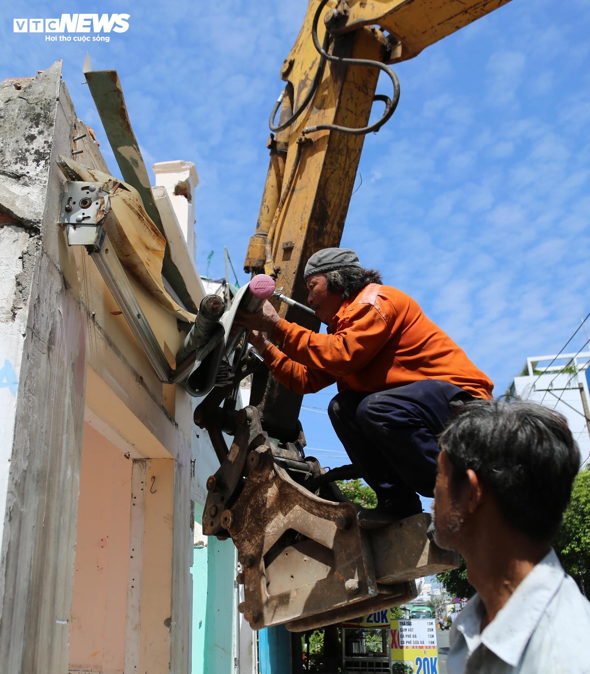 Di dời nhà ven kênh TP . HCM phục vụ dự án chỉnh trang đô thị dọc bờ bắc kênh Đôi - Ảnh 6. Di dời nhà ven kênh TP . HCM phục vụ dự án chỉnh trang đô thị dọc bờ bắc kênh Đôi - Ảnh 6.