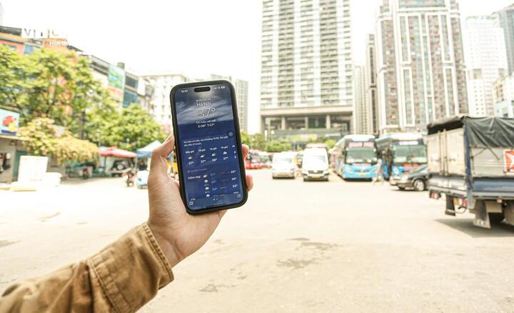 Dự báo thời tiết Hà Nội 10 ngày: Nắng nóng và mưa dông bất ngờ - Ảnh 1. Dự báo thời tiết Hà Nội 10 ngày: Nắng nóng và mưa dông bất ngờ - Ảnh 1.