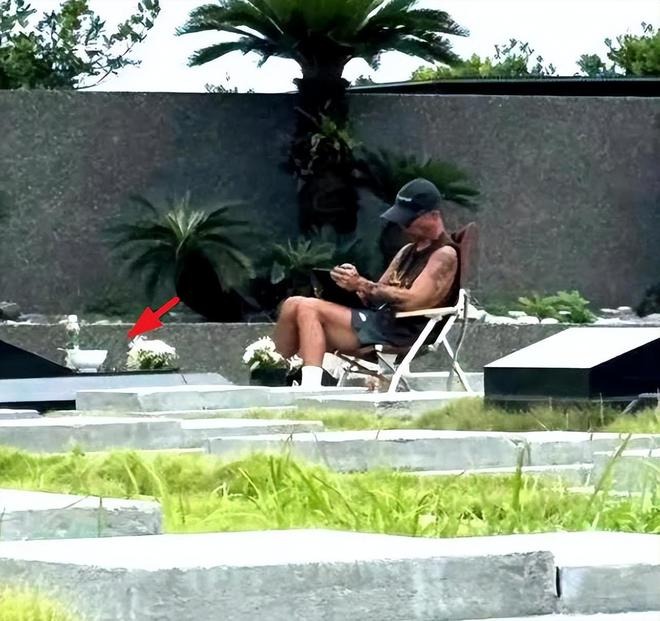 Chồng Từ Hy Viên ngày càng gầy yếu, lộ nhiều hành động kỳ lạ sau khi vợ đột ngột qua đời- Ảnh 2. Chồng Từ Hy Viên ngày càng gầy yếu, lộ nhiều hành động kỳ lạ sau khi vợ đột ngột qua đời- Ảnh 2.