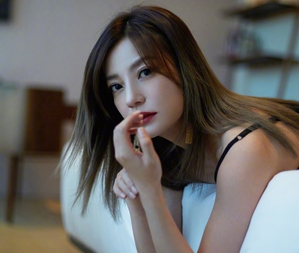 Triệu Vy đường cùng rồi: Tiêu sạch 1.900 tỷ, giờ nợ 51 triệu cũng không có tiền trả?- Ảnh 1. Triệu Vy đường cùng rồi: Tiêu sạch 1.900 tỷ, giờ nợ 51 triệu cũng không có tiền trả?- Ảnh 1.