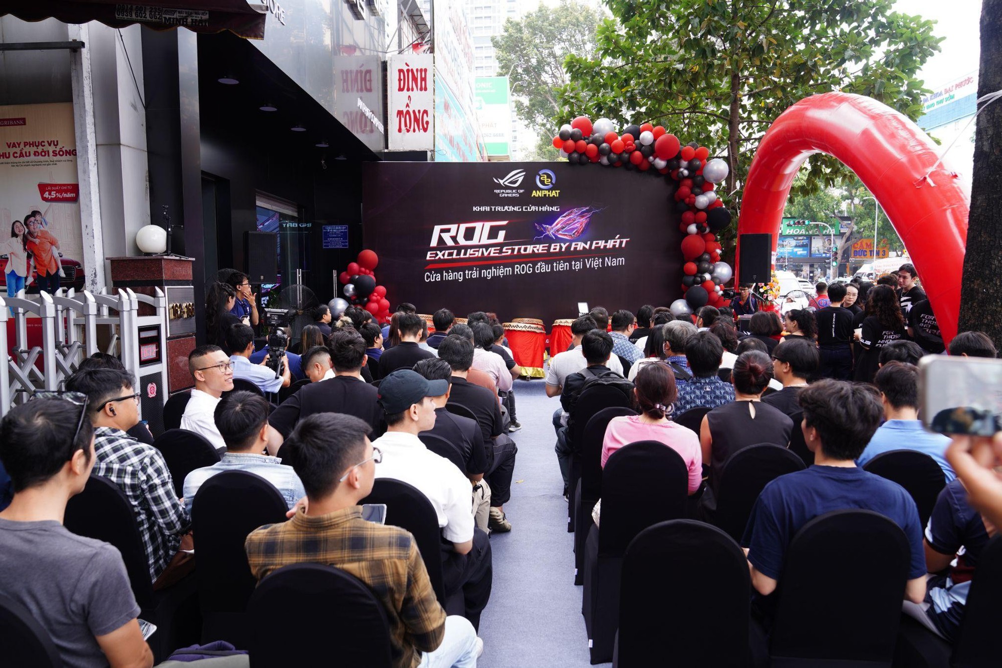 An Phát Computer & Asus Chơi Lớn Với Sự Kiện Rog Days Đến 3/8 – Cơ Hội Chơi Game, Đấu Giải Và Săn Quà Cả Tuần - Ảnh 1. An Phát Computer & Asus Chơi Lớn Với Sự Kiện Rog Days Đến 3/8 – Cơ Hội Chơi Game, Đấu Giải Và Săn Quà Cả Tuần - Ảnh 1.