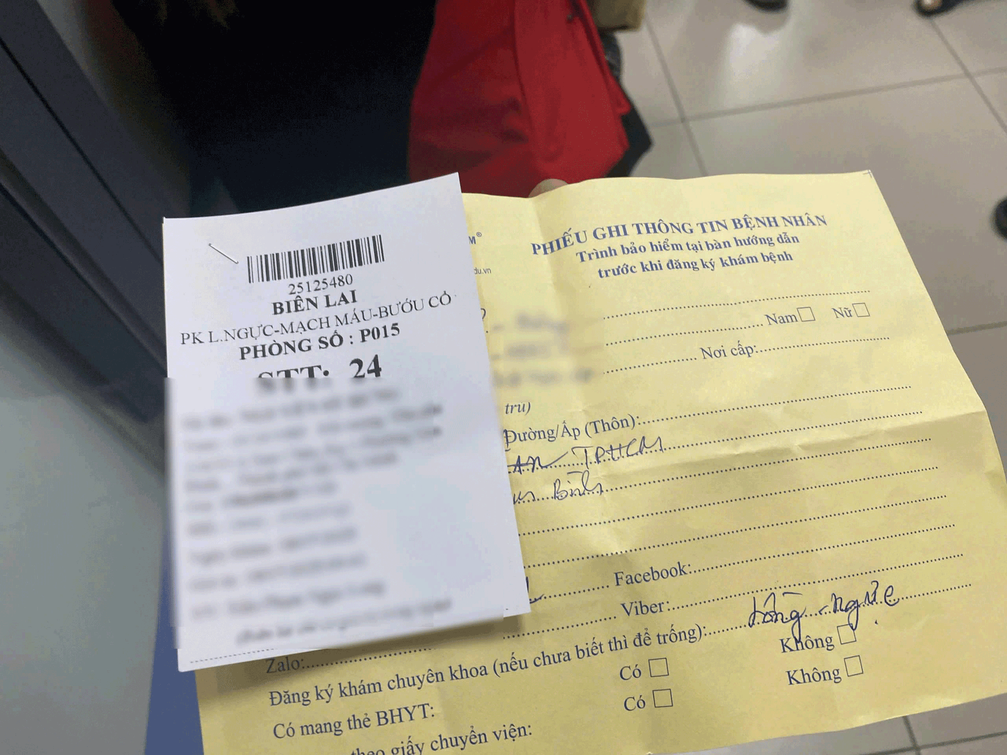 Nhức nhối "cò" khám bệnh lộng hành - Ảnh 4. Nhức nhối "cò" khám bệnh lộng hành - Ảnh 4.