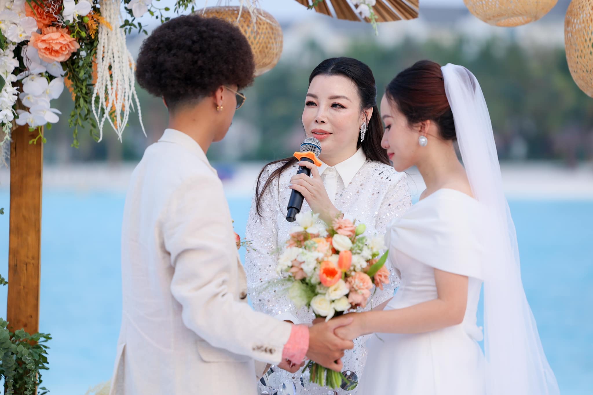 Về ra mắt, nàng dâu chào bố chồng tương lai bằng “anh”, mẹ chồng ngỡ ngàng khi biết mối quan hệ - Ảnh 4.