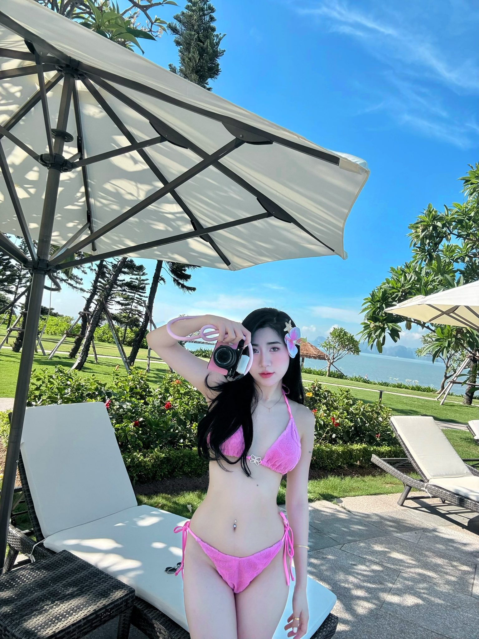 Em gái hot nhất làng bóng đá diện bikini nóng bỏng, khoe visual cực phẩm khiến dân mạng "bỏng mắt" - Ảnh 2. Em gái hot nhất làng bóng đá diện bikini nóng bỏng, khoe visual cực phẩm khiến dân mạng "bỏng mắt" - Ảnh 2.
