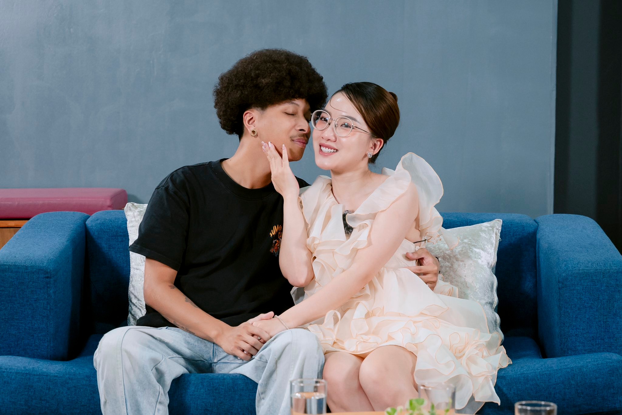 Về ra mắt, nàng dâu chào bố chồng tương lai bằng “anh”, mẹ chồng ngỡ ngàng khi biết mối quan hệ - Ảnh 5.